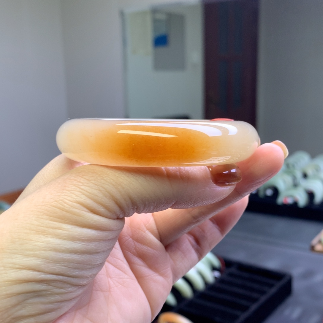 石英质玉未镶嵌手镯