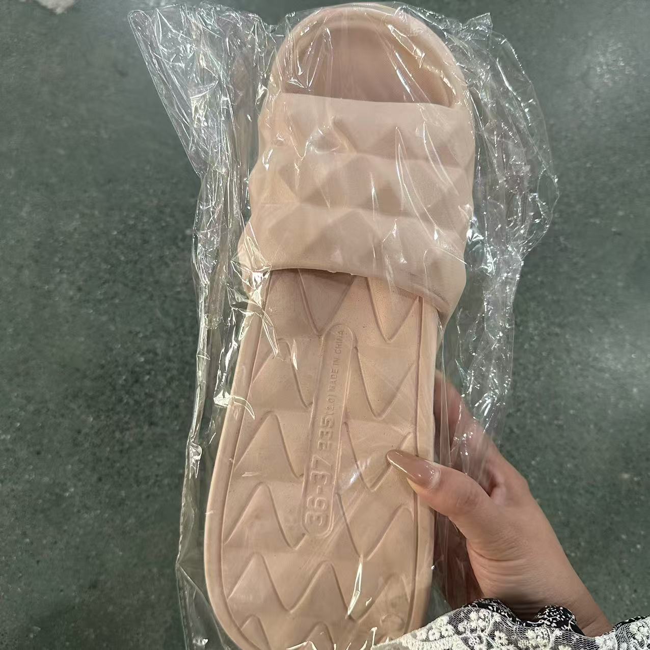 粉凹凸防滑拖鞋凉鞋发1双多尺码