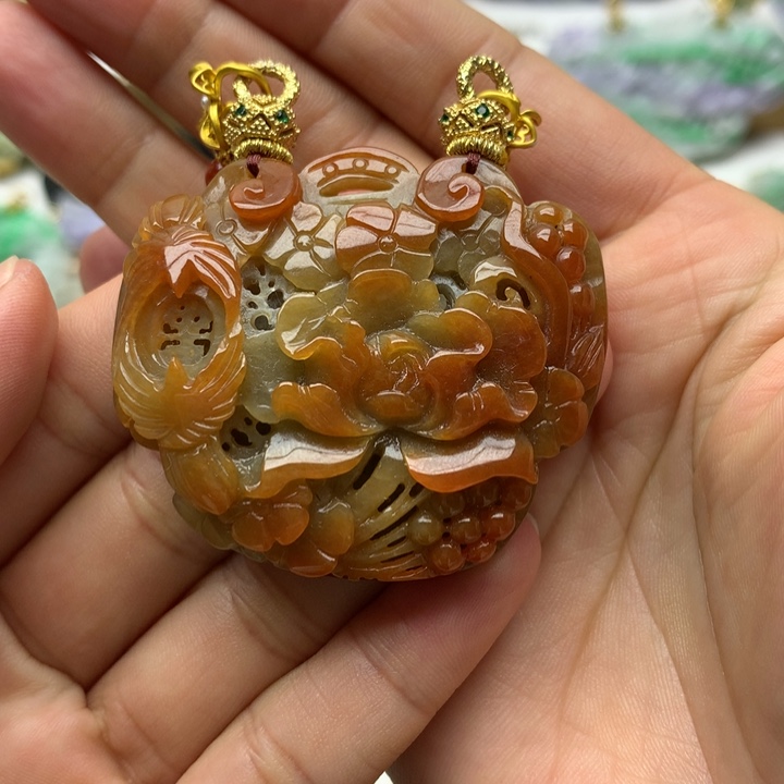 翡翠颈饰未镶嵌翡翠