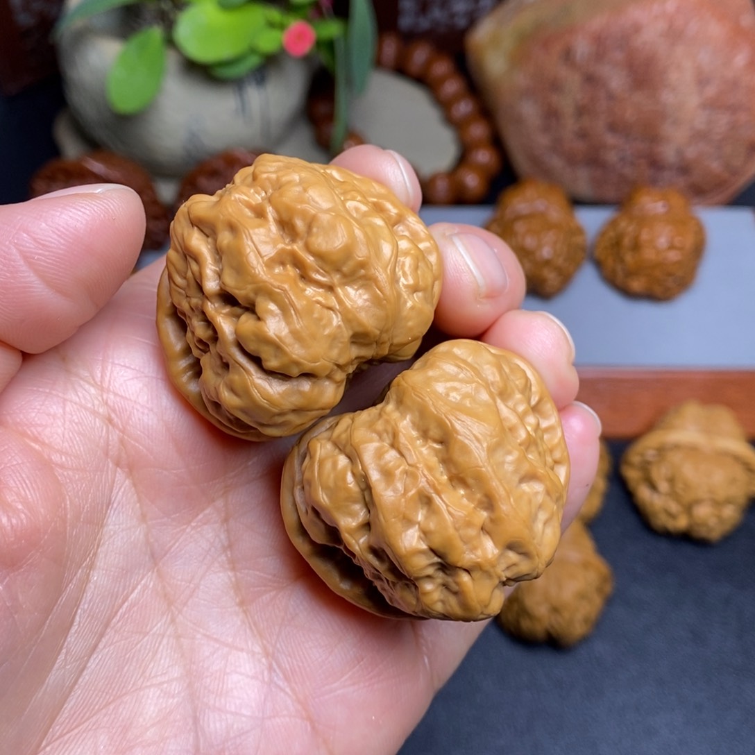 文玩核桃把件阿****739.5蛤蟆头