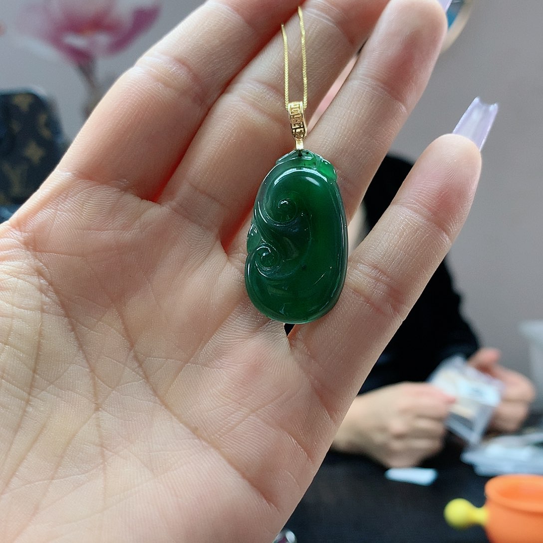 【闪购商品】翡翠吊坠(赠链)未镶嵌