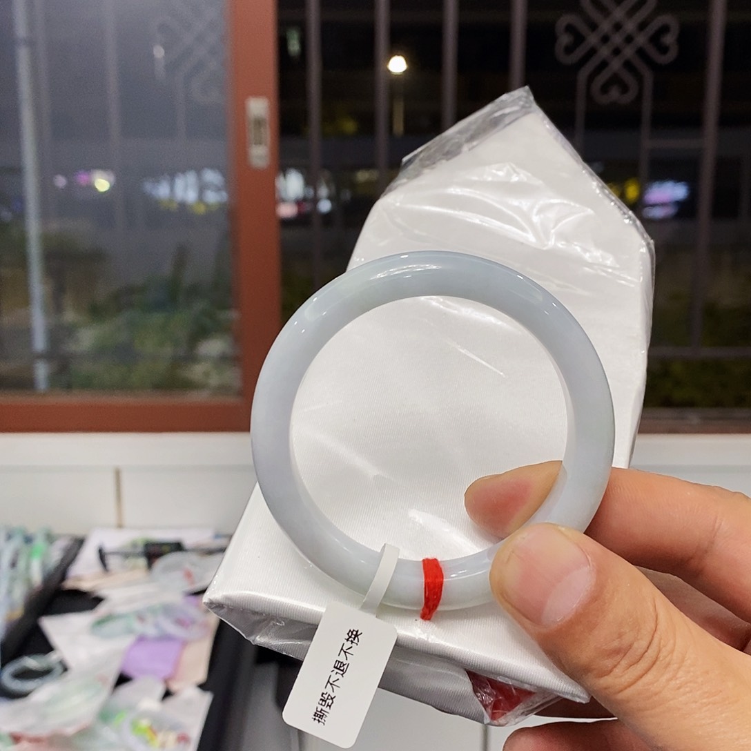 未镶嵌手镯翡翠翡翠