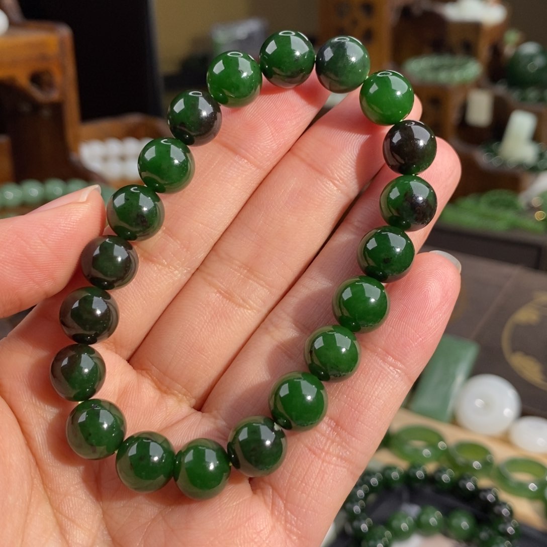 和田玉（碧玉）手链未镶嵌菠菜绿红皮