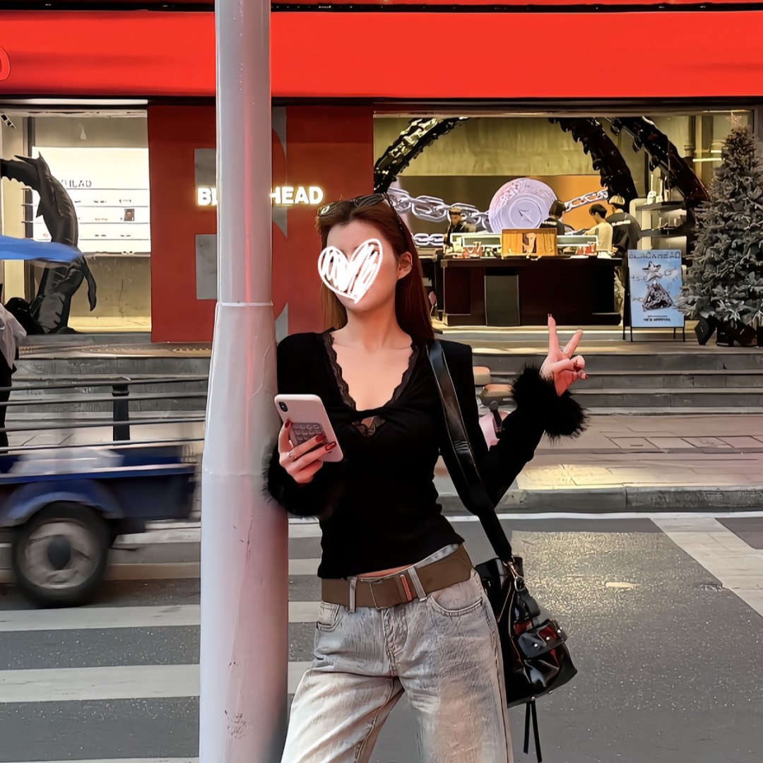 2025纯欲扭结蕾丝拼接V领设计感修身显瘦加绒打底衫垫肩T恤女