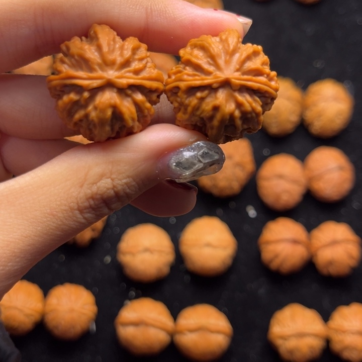 B****文玩核桃吊坠核桃