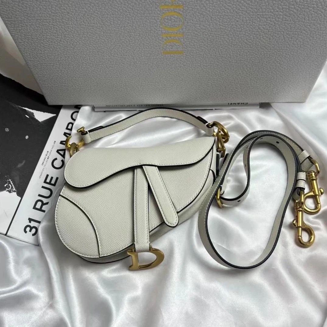 95新 DIOR/迪奥 Dior白色小号马鞍包 25120090-01