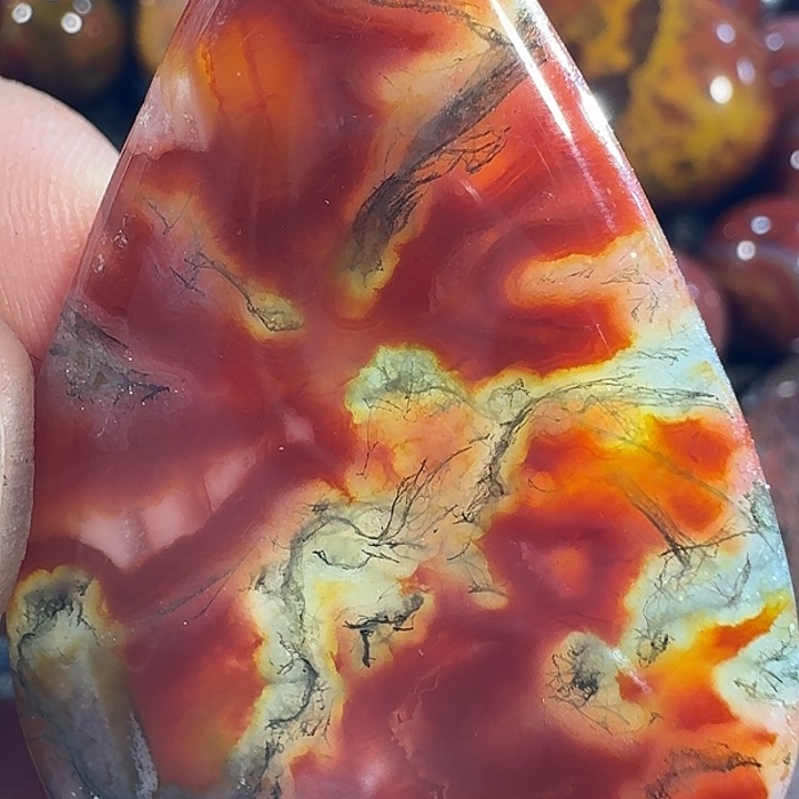 快***伴玛瑙/玉髓未镶嵌颈饰