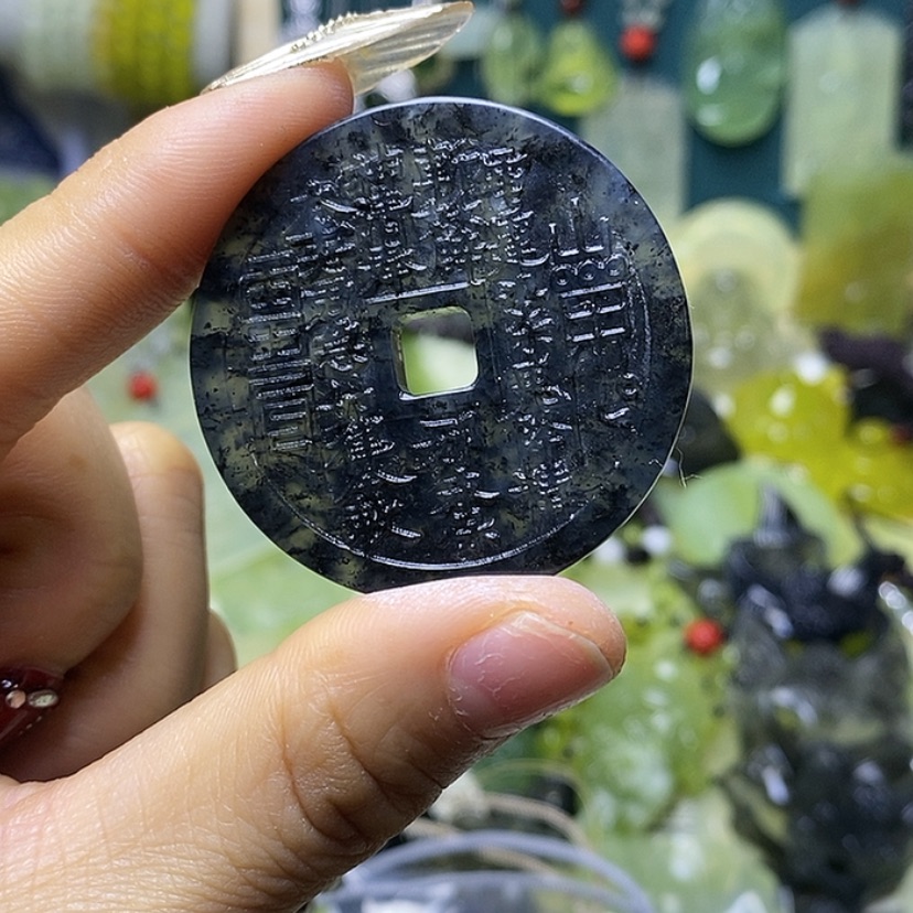 【闪购商品】蛇纹石玉颈饰未镶嵌嘉*华