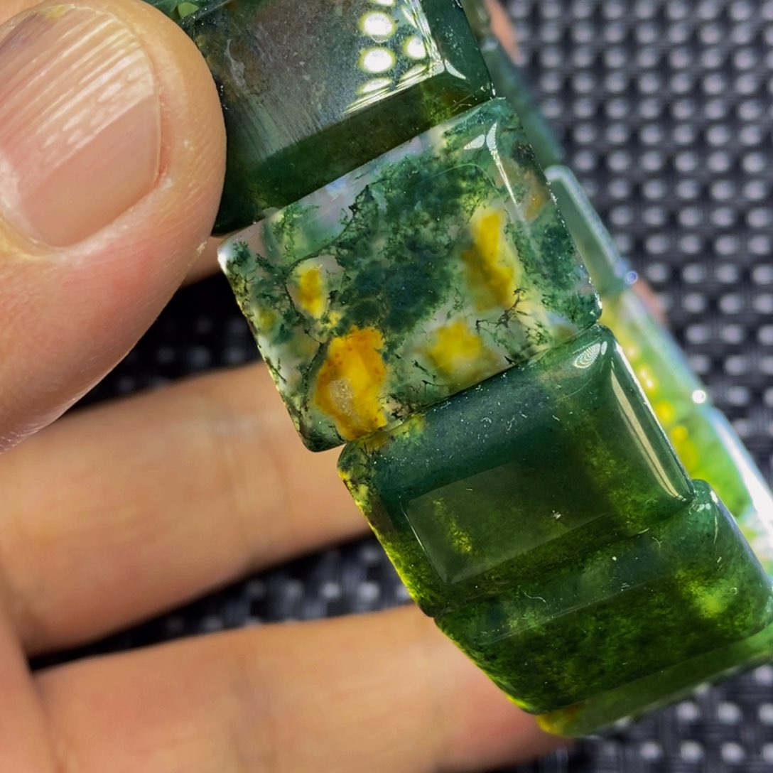 玛瑙/玉髓颈饰未镶嵌云****梦