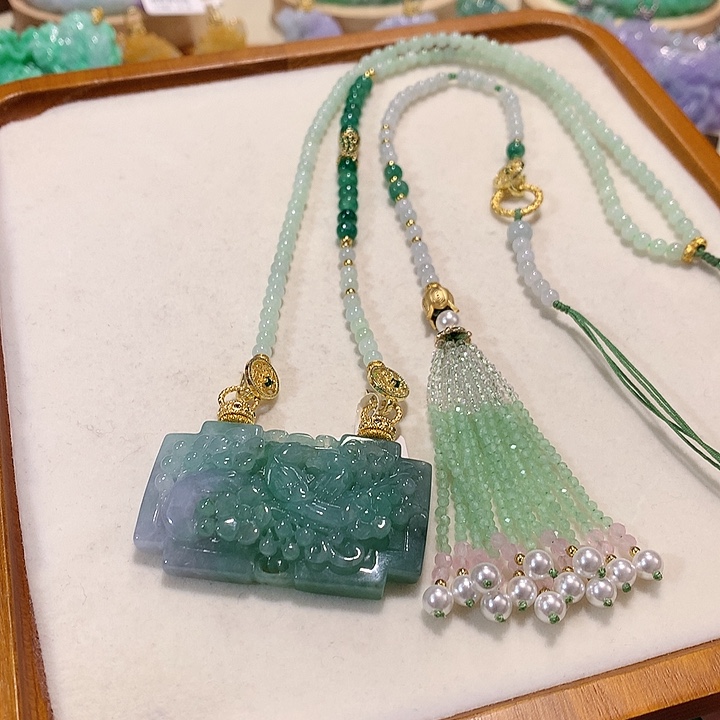 翡翠未镶嵌颈饰翡翠吊坠