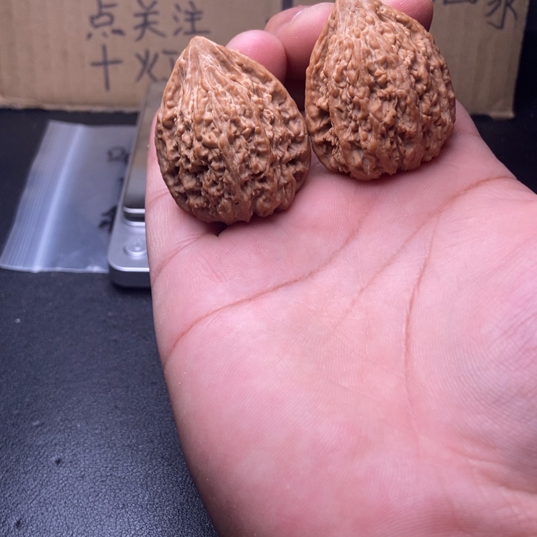 ℡***白文玩核桃吊坠核桃