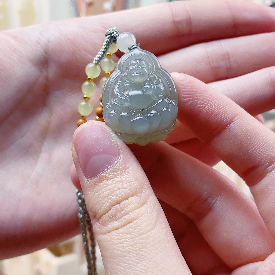 和田玉未镶嵌吊坠(赠链)