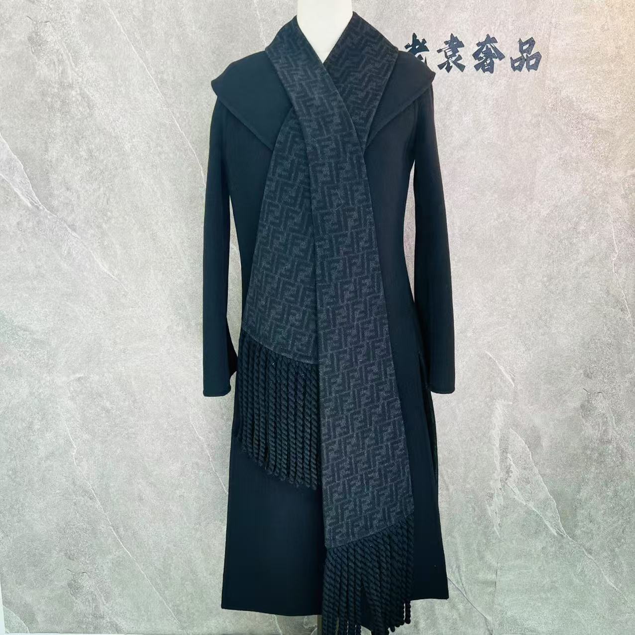 99新 FENDI/芬迪 海囤J/芬迪外套/36码/ds57021