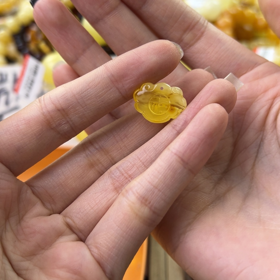 琥珀珠宝奇石未镶嵌