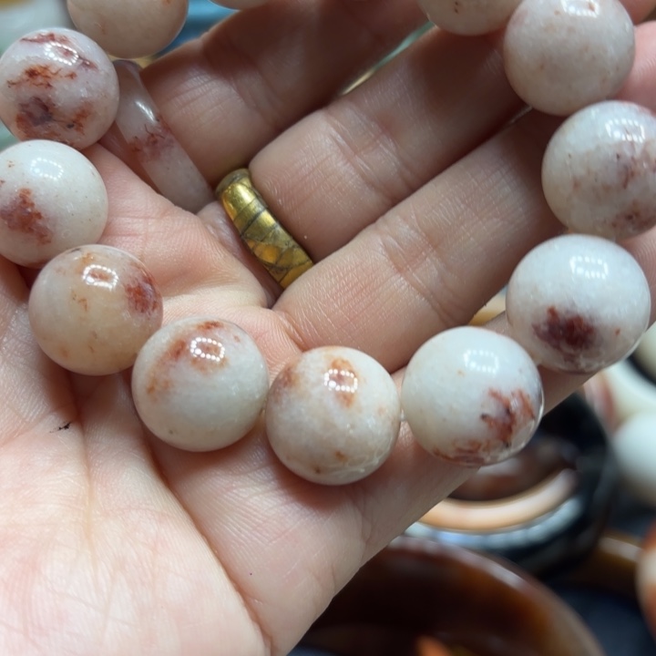 石英岩玉合金颈饰