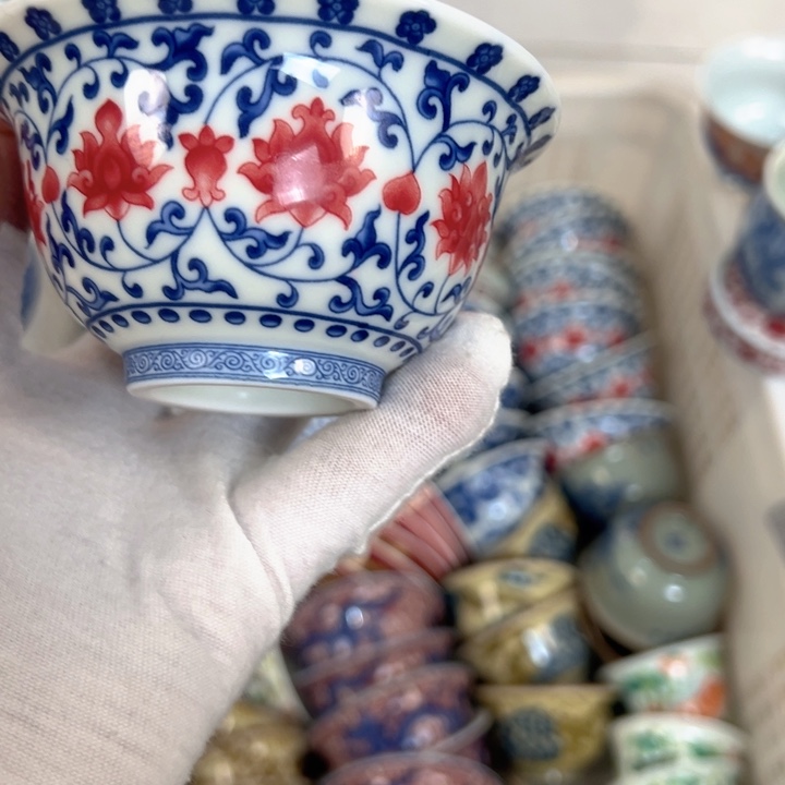 摆件陶白青花釉里红缠枝莲压手杯主人杯全品
