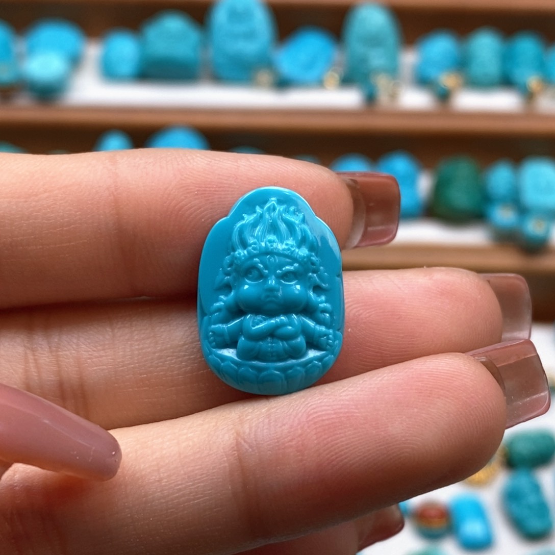 绿松石未镶嵌颈饰