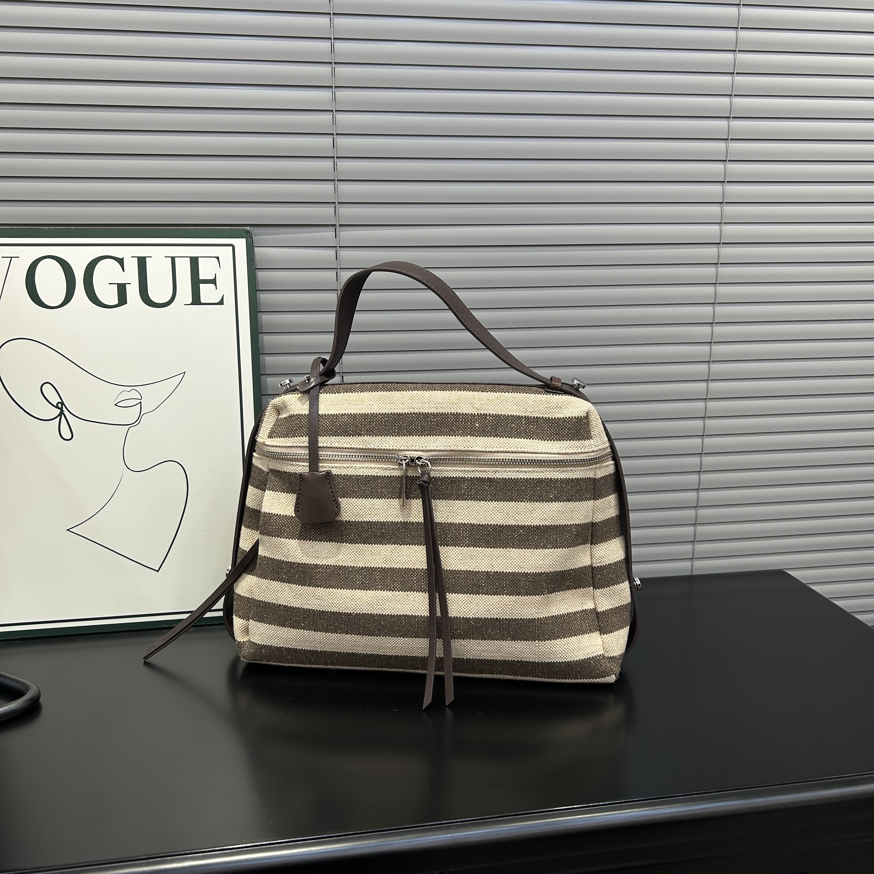 小众设计条纹撞色元素通勤时尚洋气百搭慵懒手提单肩斜挎包