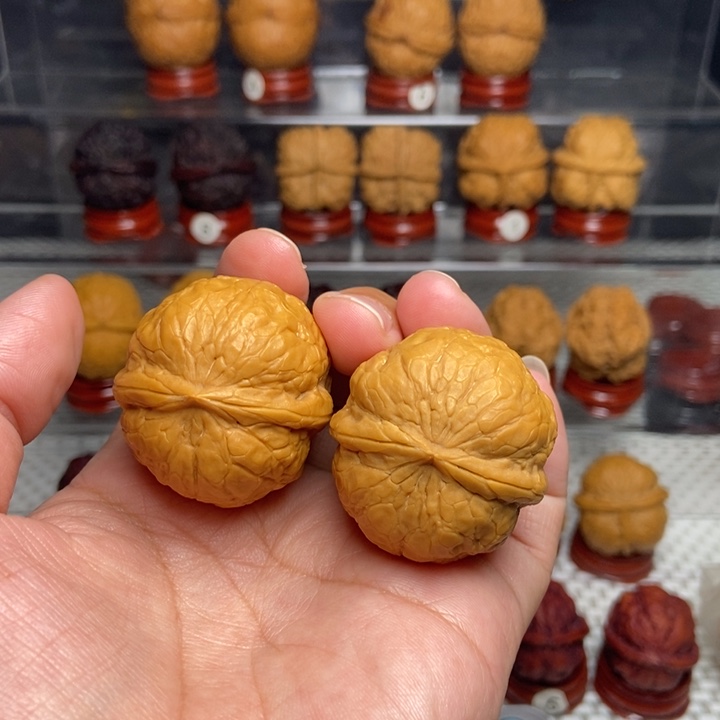 文玩核桃把件粗筋瓷娃娃27