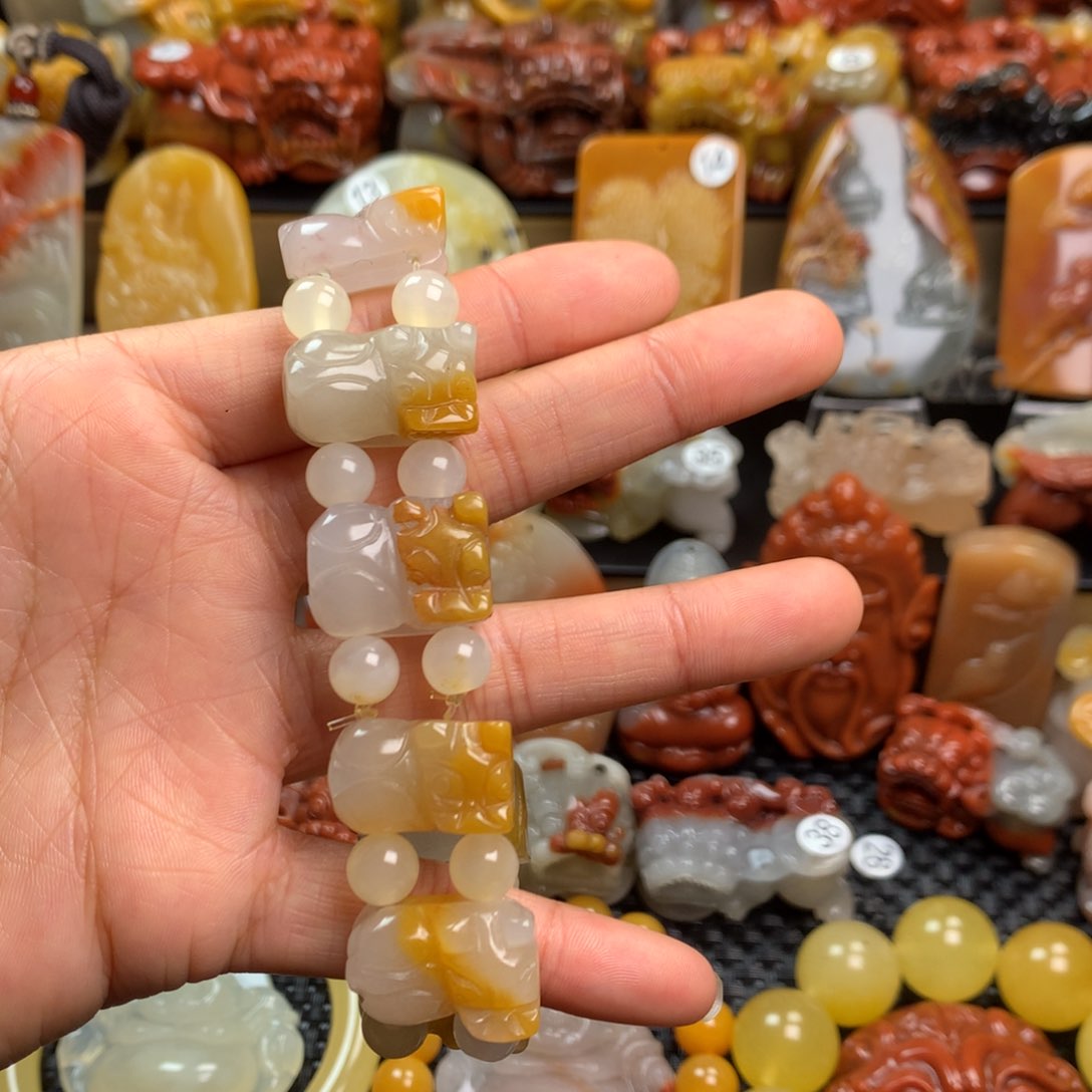 石英质玉（黄龙玉）挂件未镶嵌