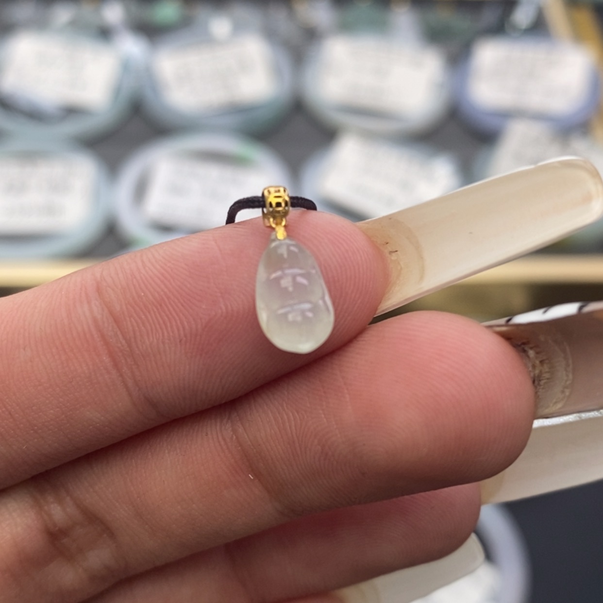 【闪购商品】颈饰18K金镶嵌翡翠