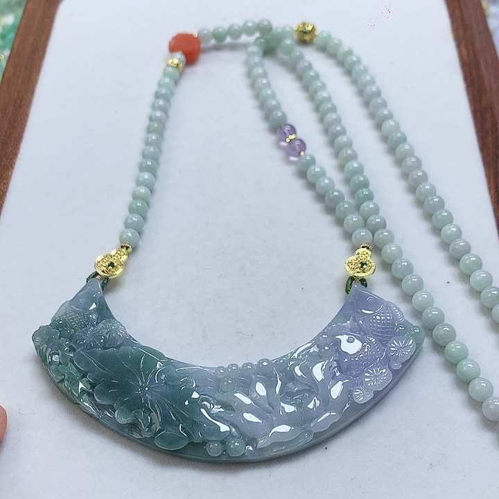 翡翠颈饰未镶嵌吊坠