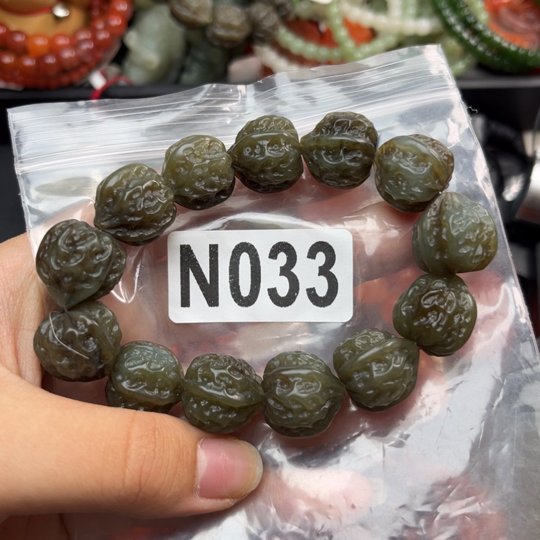 和田玉未镶嵌珠宝奇石衡****叔