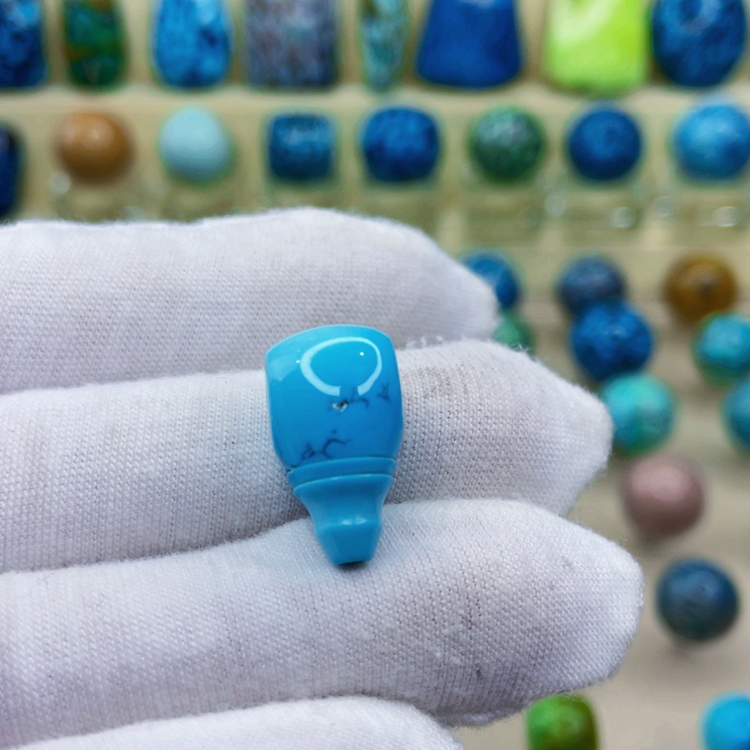 未镶嵌绿松石颈饰