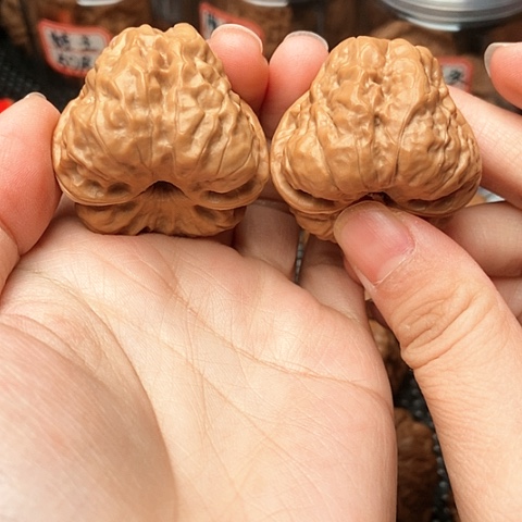 文玩核桃吊坠蛤蟆头核桃39