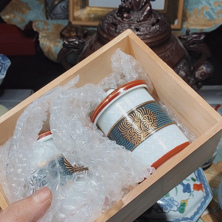 瓷片新年新年快乐。万事如意