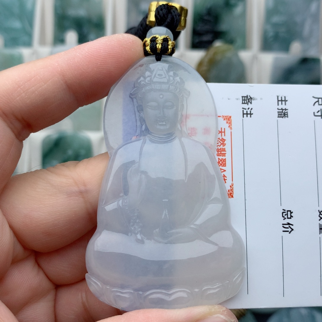 翡翠颈饰未镶嵌素衣观音
