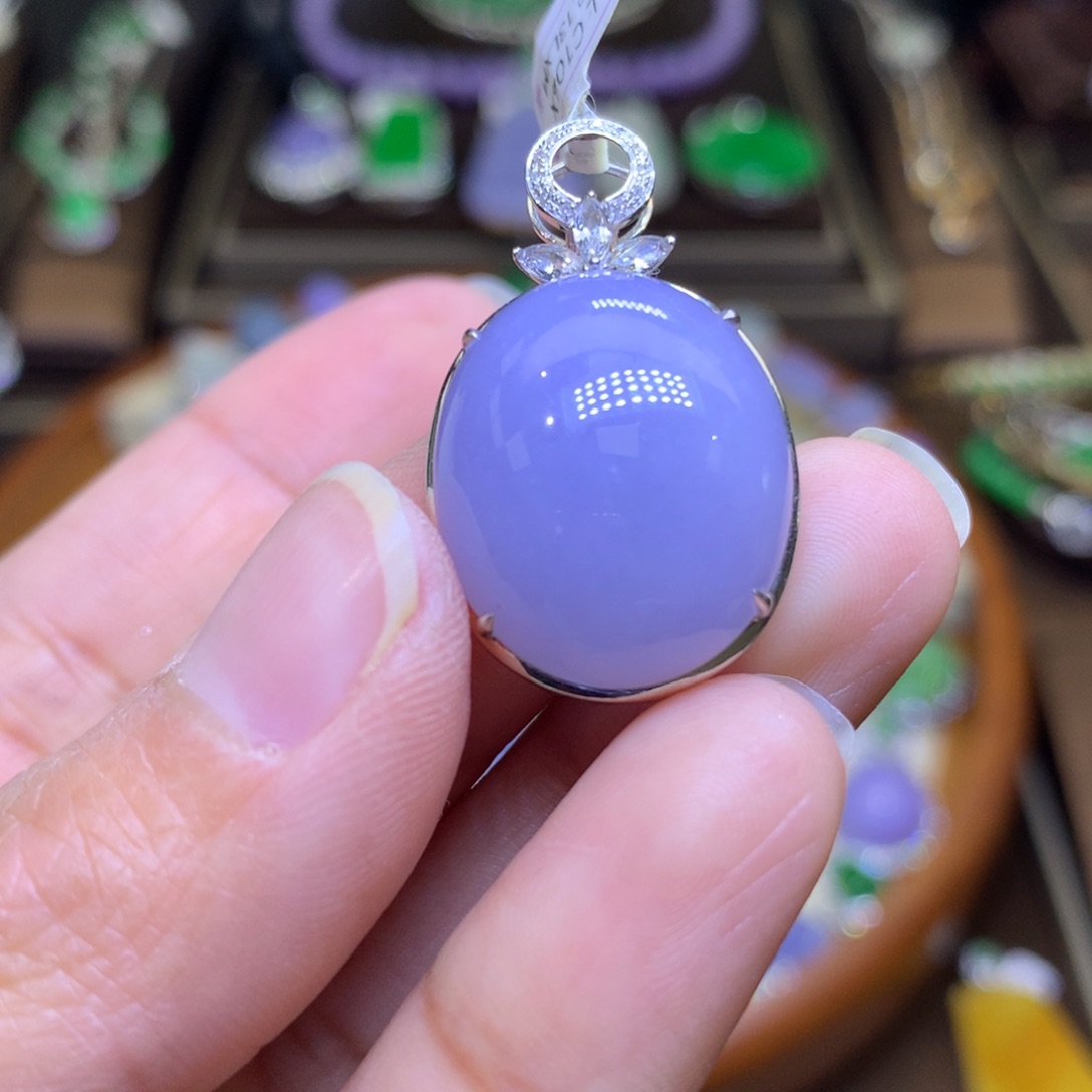 翡翠颈饰18K金镶嵌翡翠