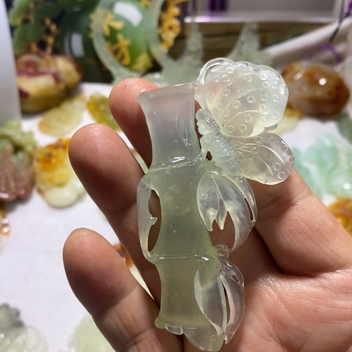 蛇纹石玉未镶嵌颈饰