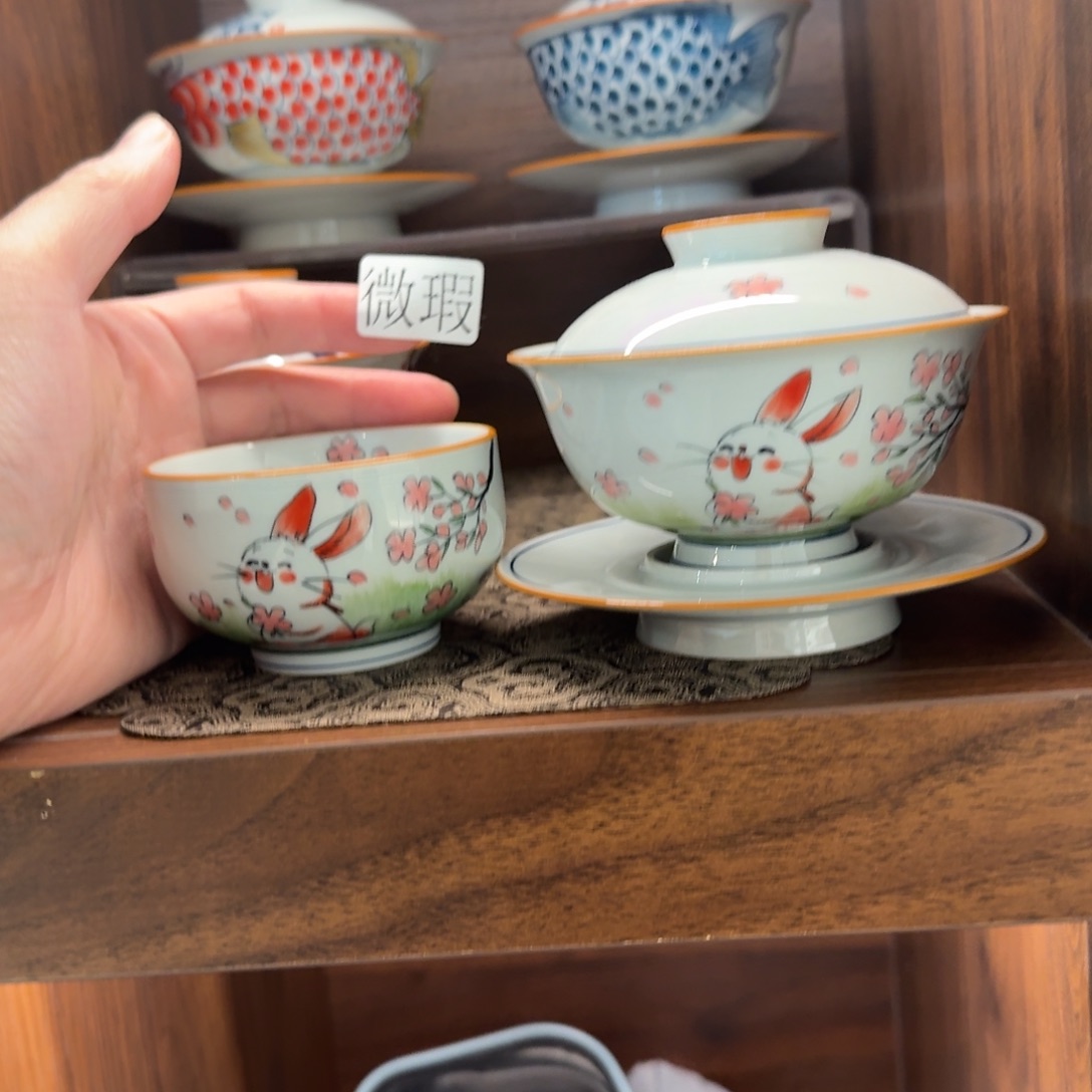 釉下手绘茶具微瑕