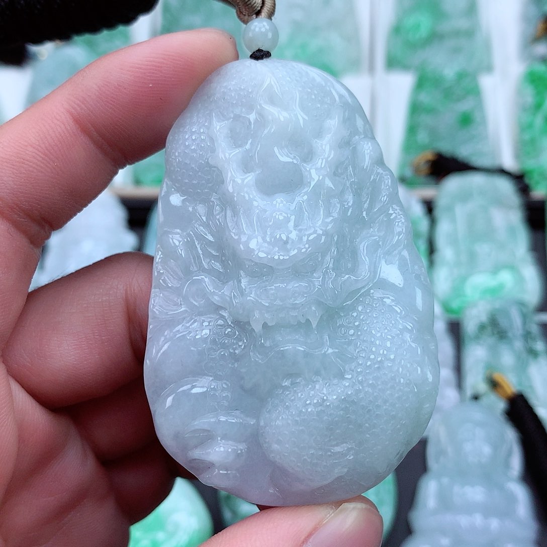 翡翠颈饰未镶嵌翡翠吊坠