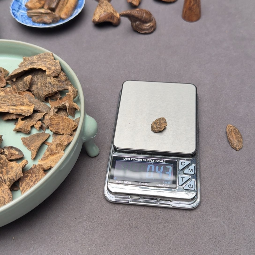 成***寇海南沉香沉水碎粉0.4