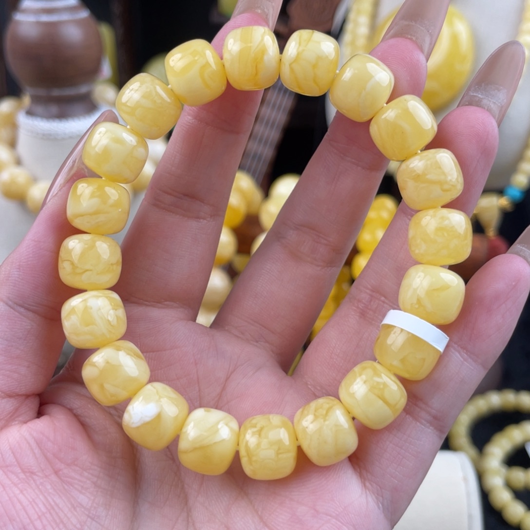 嘎***啊琥珀未镶嵌裸石浓蜡虎皮