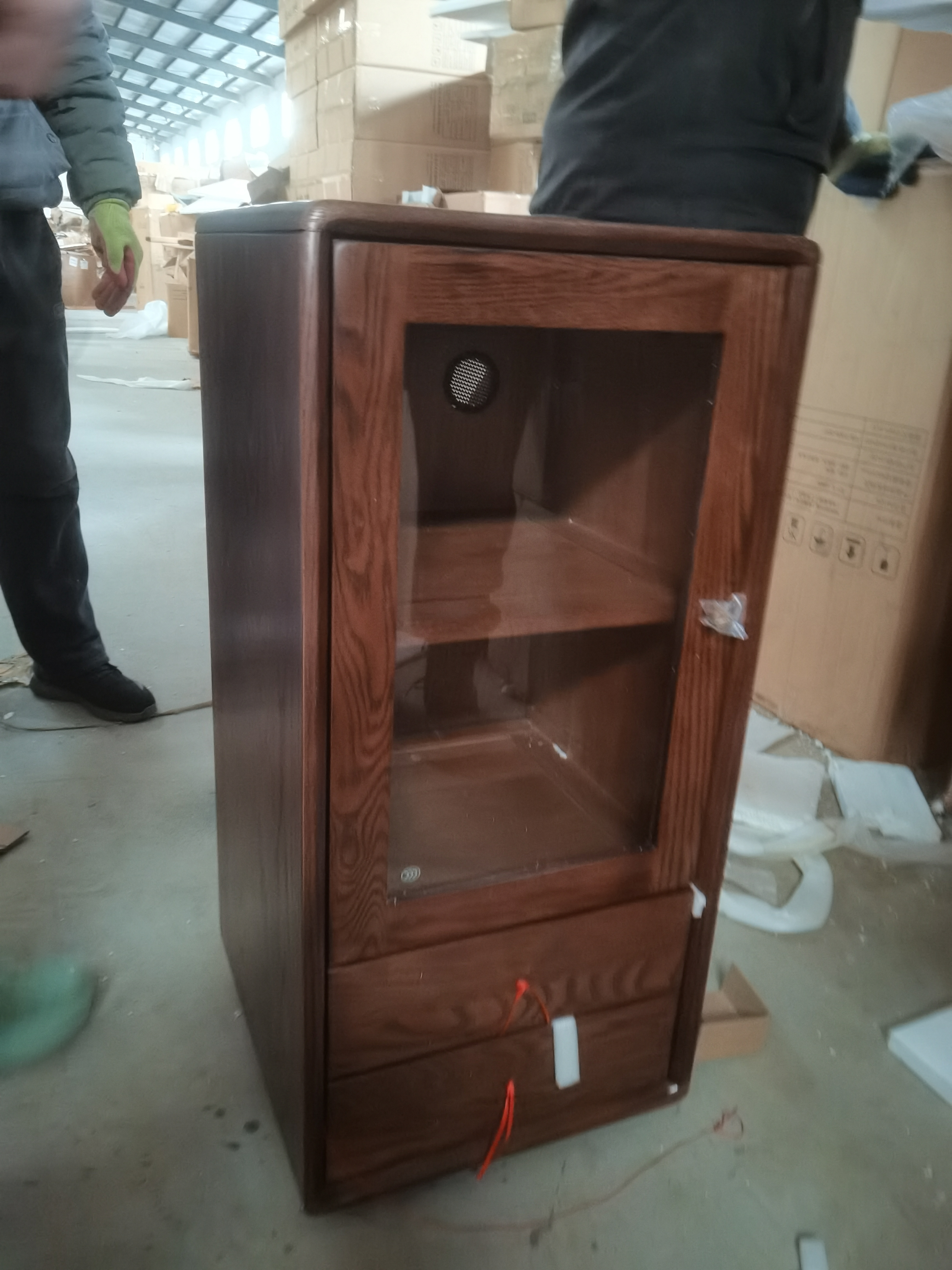 边柜40*40*100瑕疵无售后