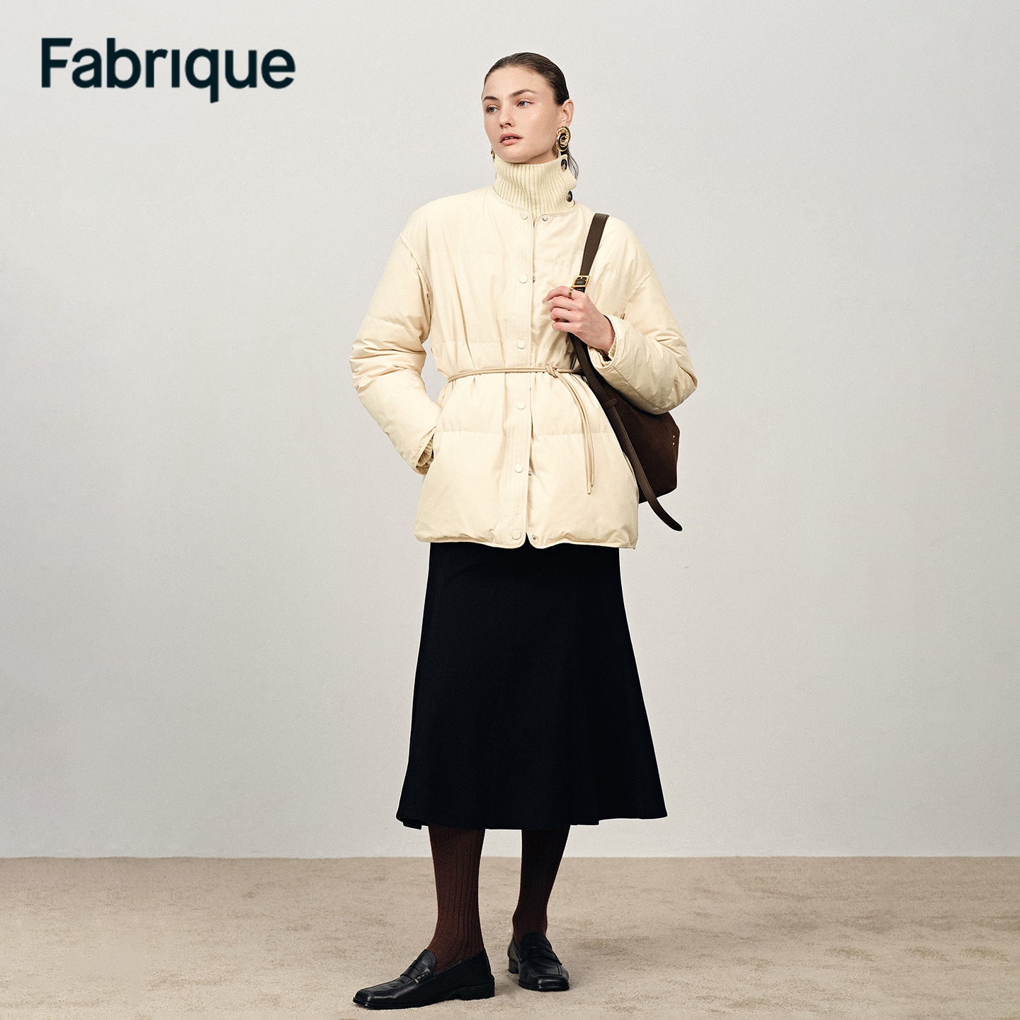 Fabrique Dove 秋冬新品杏仁茶90白鸭绒配腰带圆领休闲宽松羽绒服