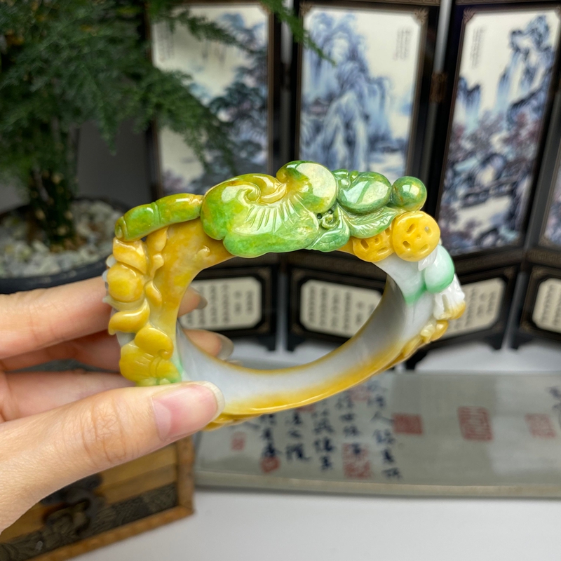 58.4老种黄加绿如意复古双貔貅雕花手镯 天然翡翠A货手