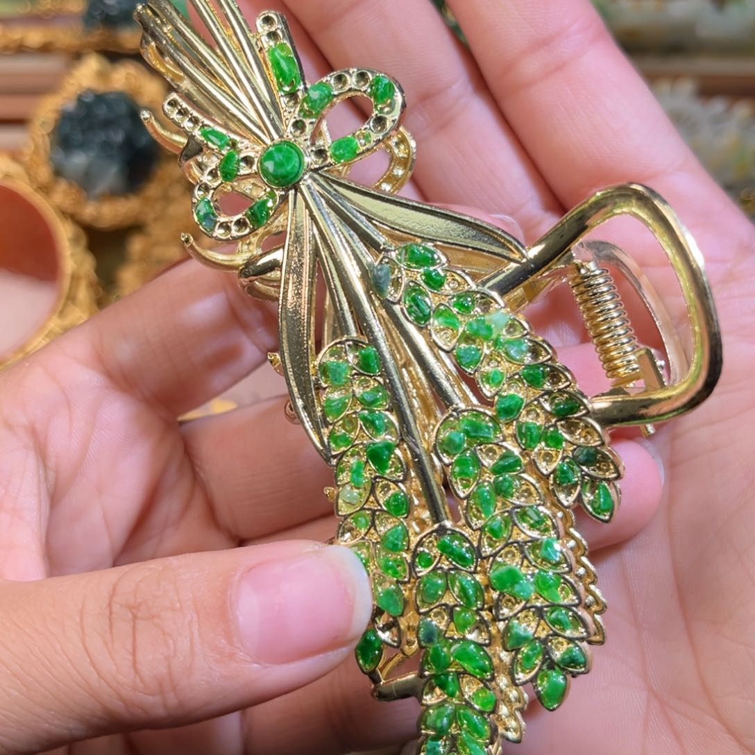 翡翠颈饰未镶嵌带编织