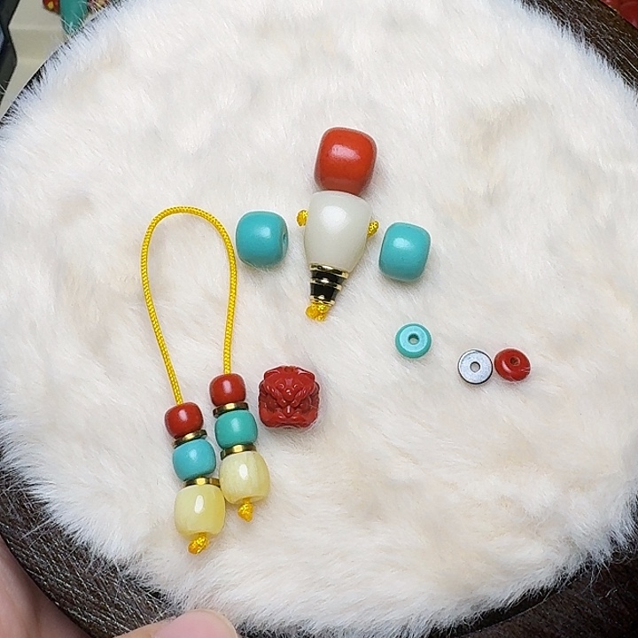 非金属顶12.腰10.三通11.醒狮10.弟子678.黄隔片，绿隔红片各8个