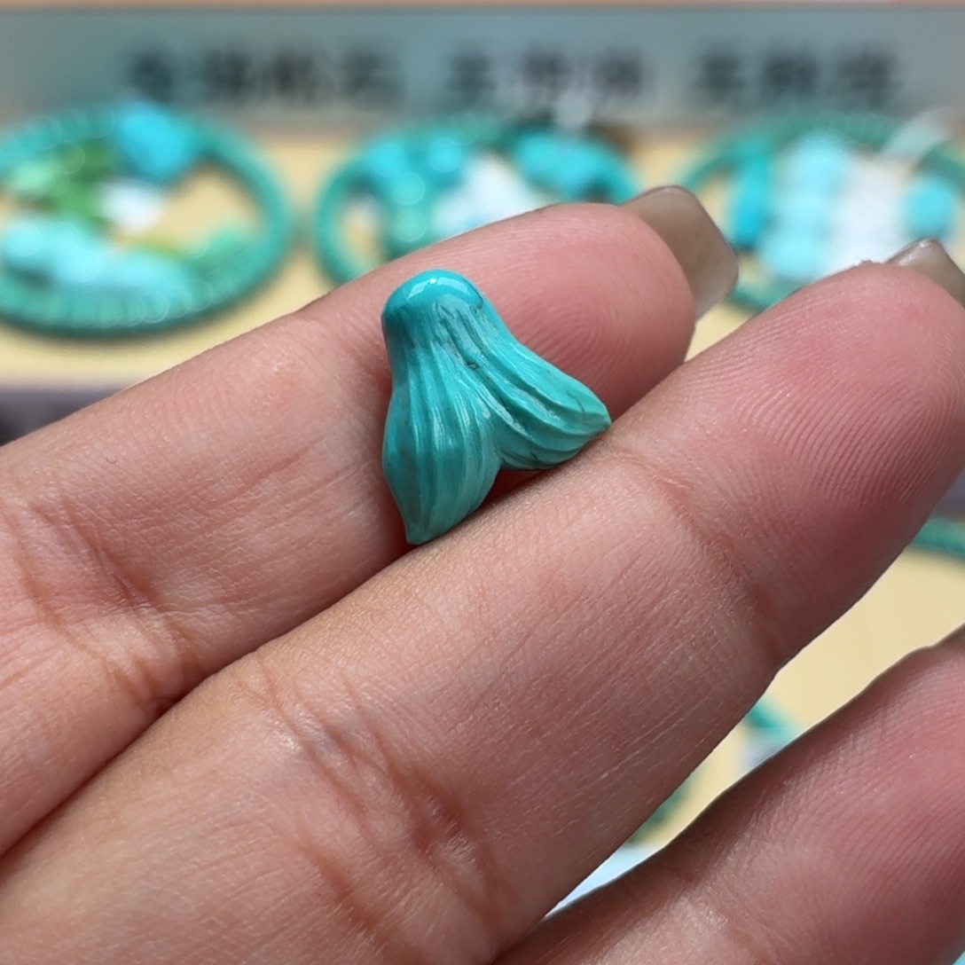 绿松石未镶嵌珠宝奇石