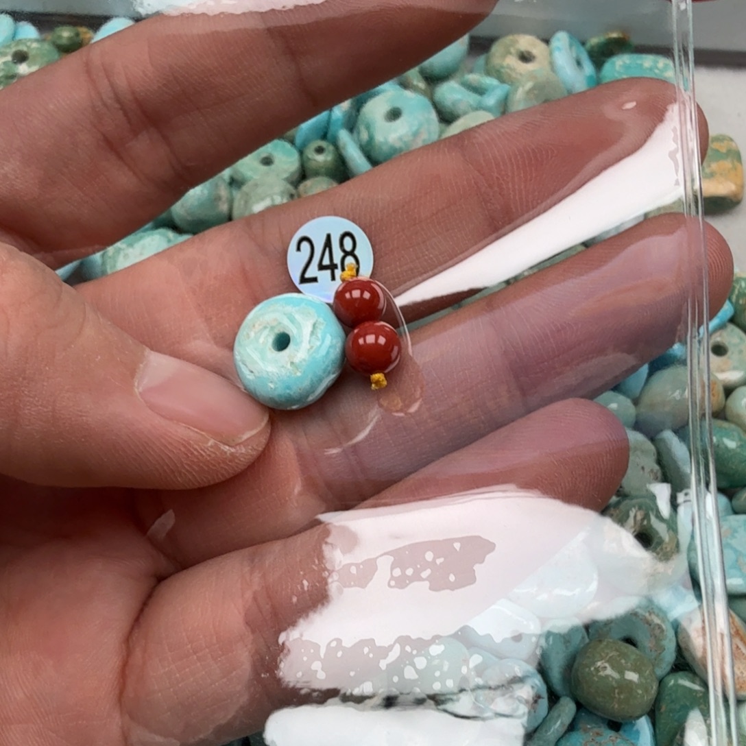南红玛瑙未镶嵌珠宝奇石