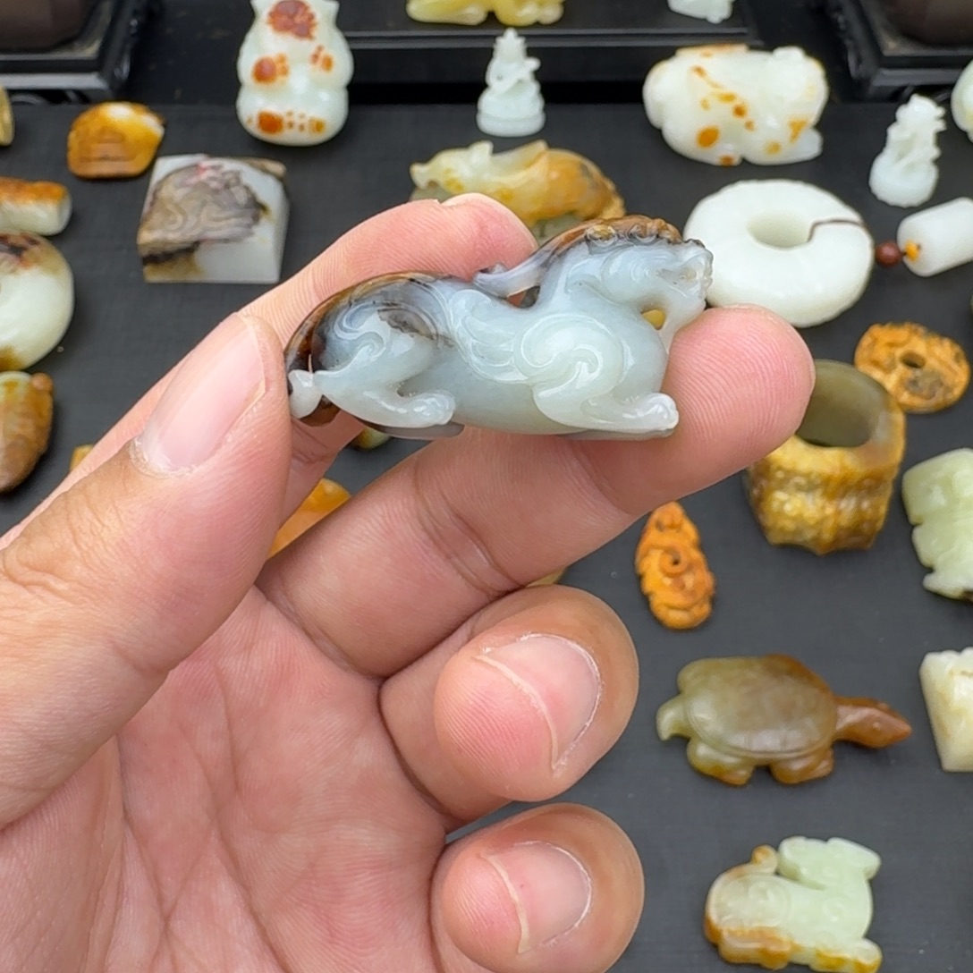 漠***狼和田玉（糖玉）未镶嵌颈饰
