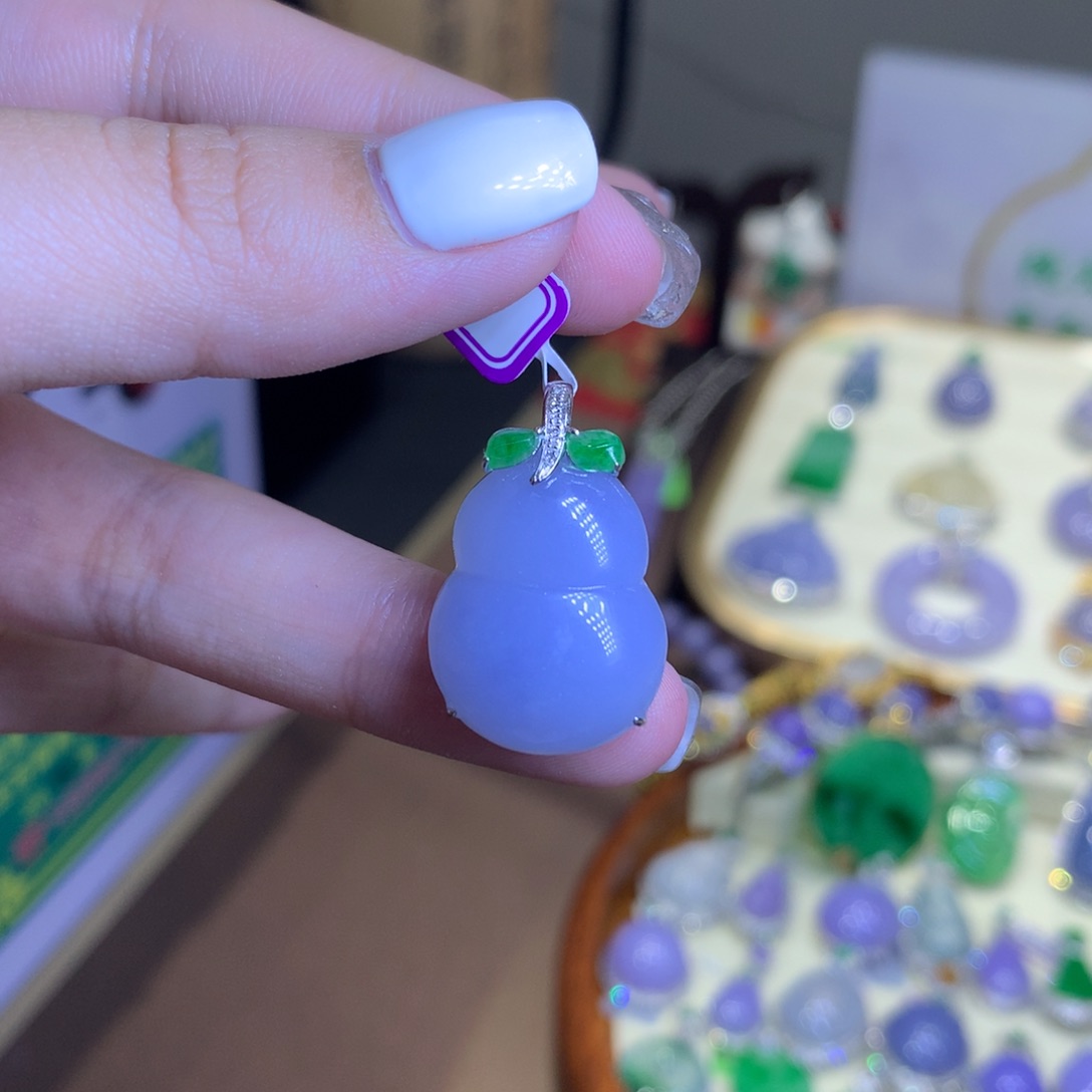 翡翠18K金镶嵌颈饰翡翠