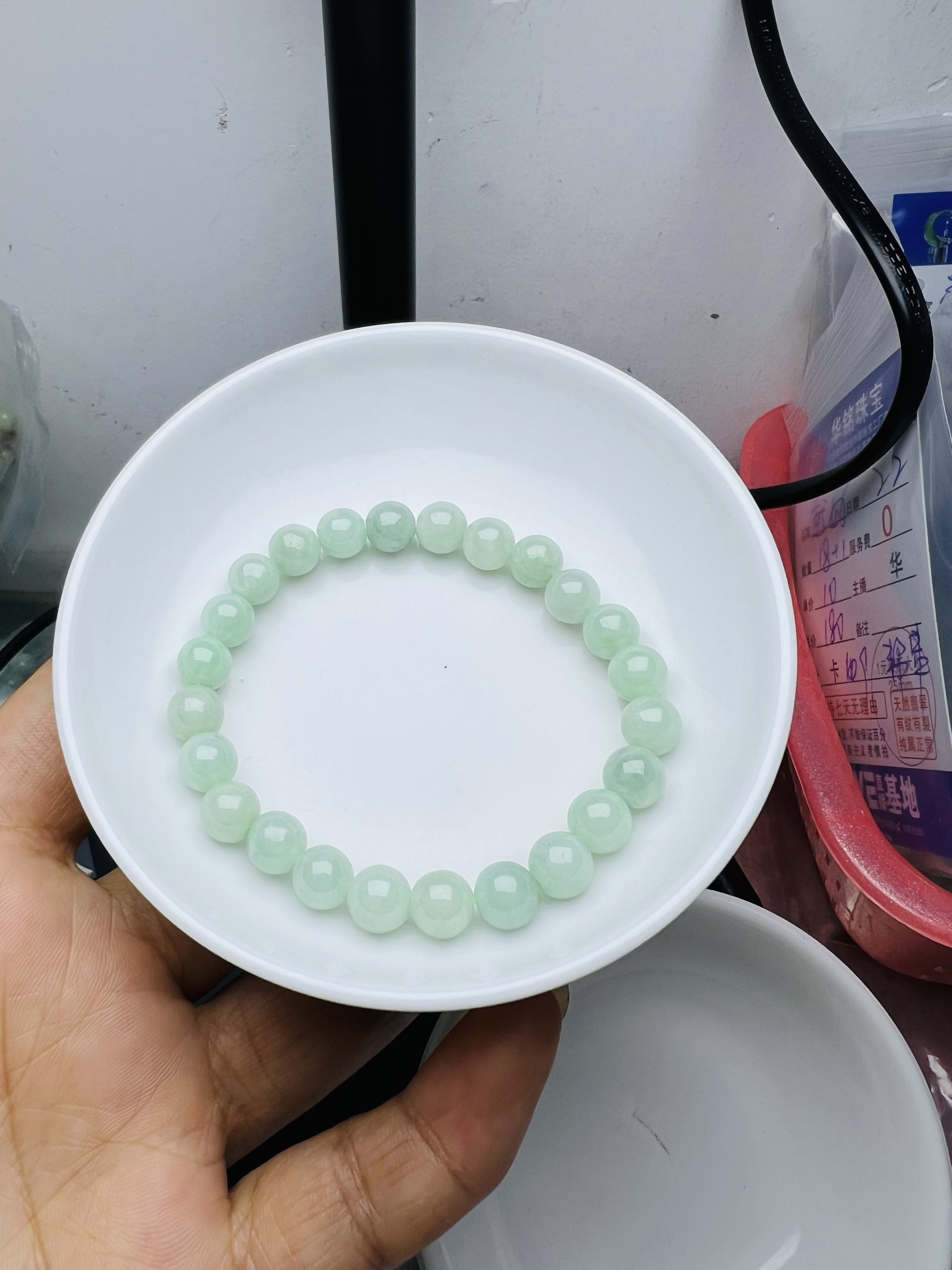 天然翡翠A货，果绿，0770尺寸约7.7mm散珠24颗=99手工编织