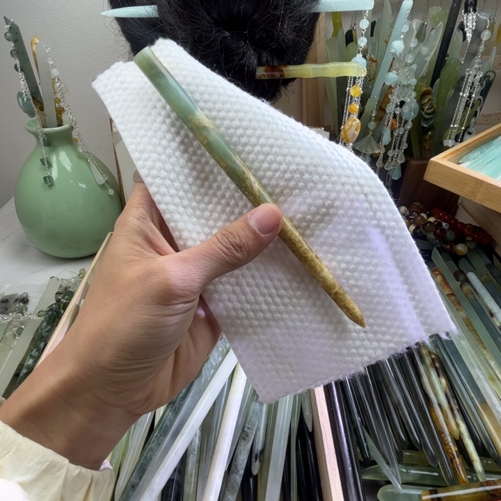 蛇纹石玉发饰未镶嵌