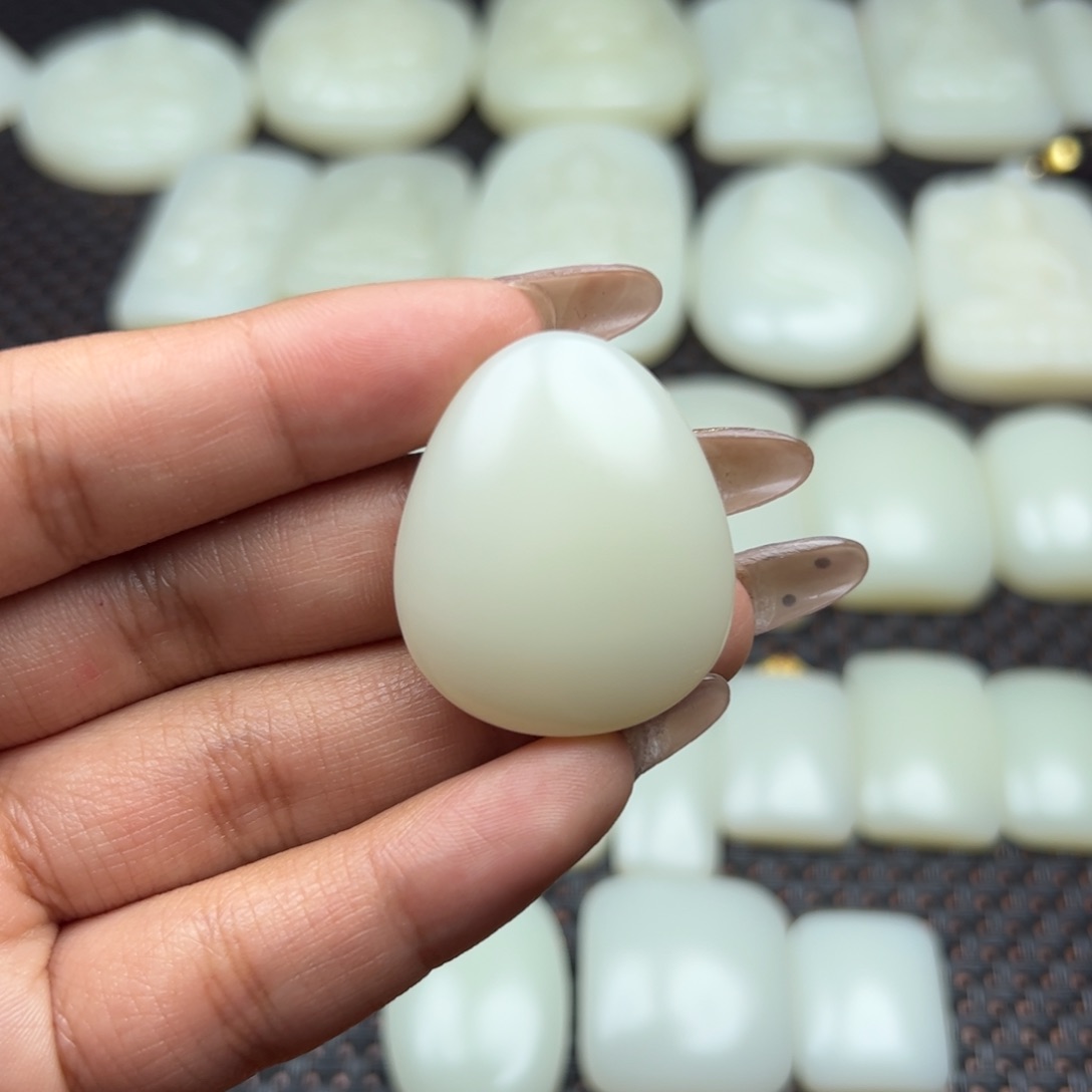 和田玉吊坠未镶嵌