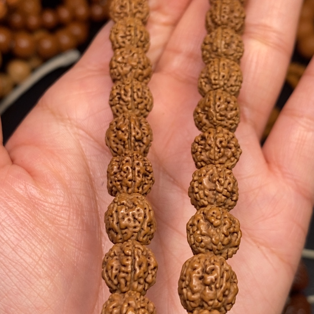 学***装猴头核桃吊坠橄榄猴头